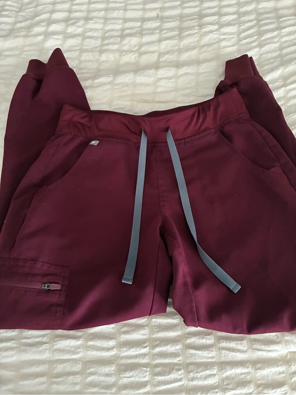 Figs Women's Scrubs Burgundy Zamora joggers with Gray Ties XS